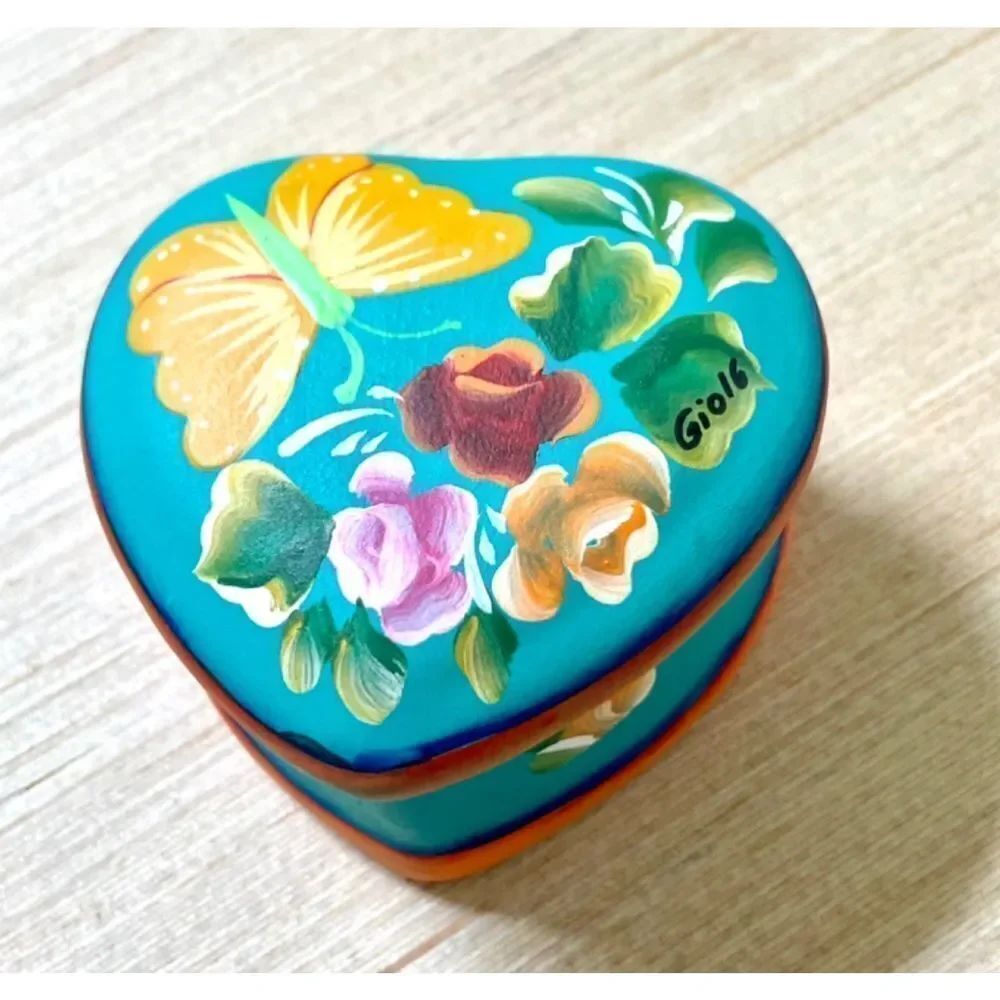 Giolg blue heart butterfly flowers box